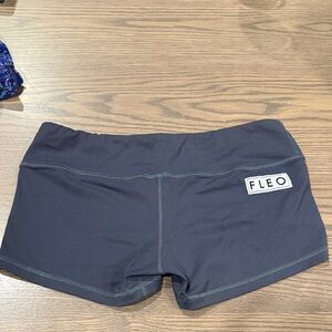 FLEO Women's Gray Shorts (Crossfit)